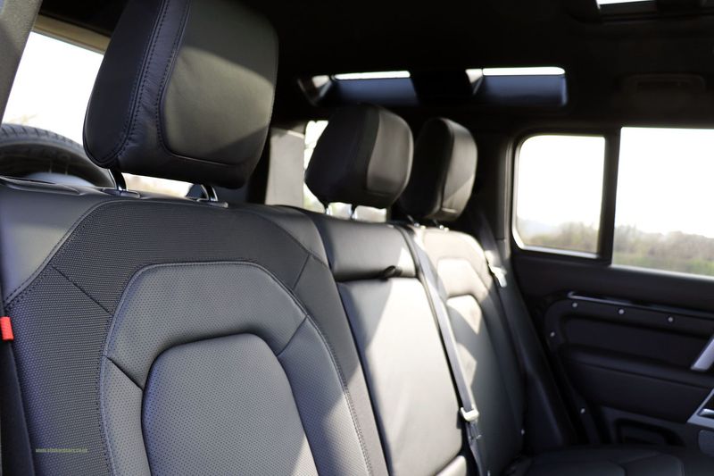 Landrover Defender 110 3.0 D250 MHEV X-Dynamic HSE Auto