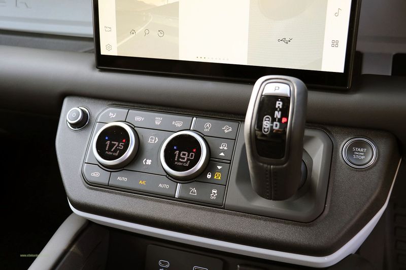 Landrover Defender 110 3.0 D250 MHEV X-Dynamic HSE Auto