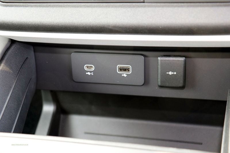 Landrover Defender 110 3.0 D250 MHEV X-Dynamic HSE Auto