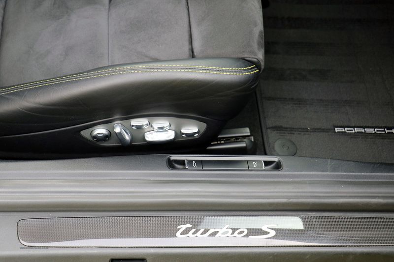 Porsche 991 Turbo S Coupe PDK