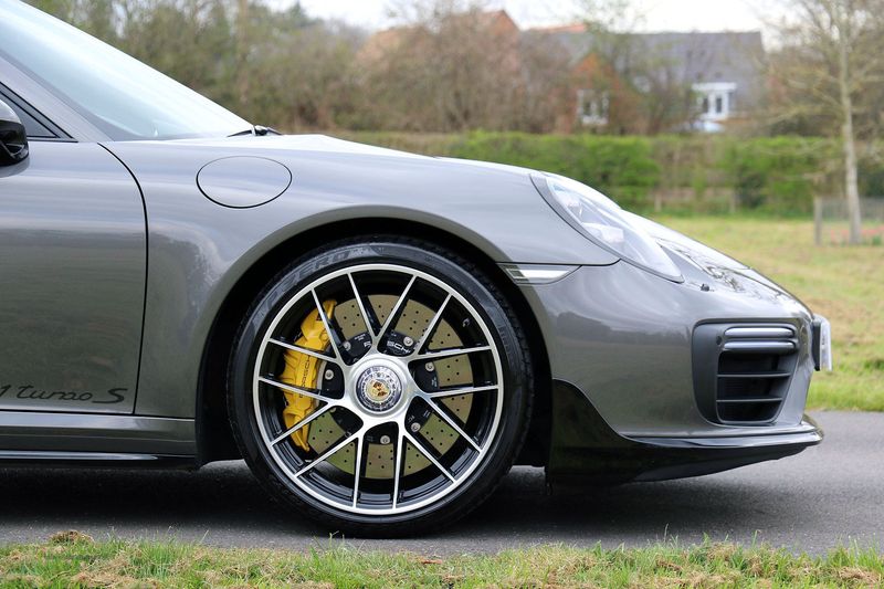 Porsche 991 Turbo S Coupe PDK