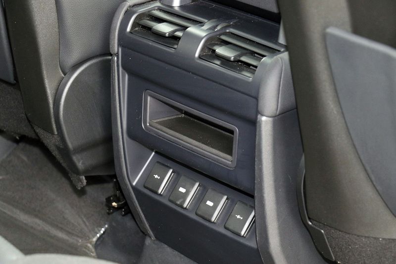 Landrover Defender 110 2.0 SD4 Auto