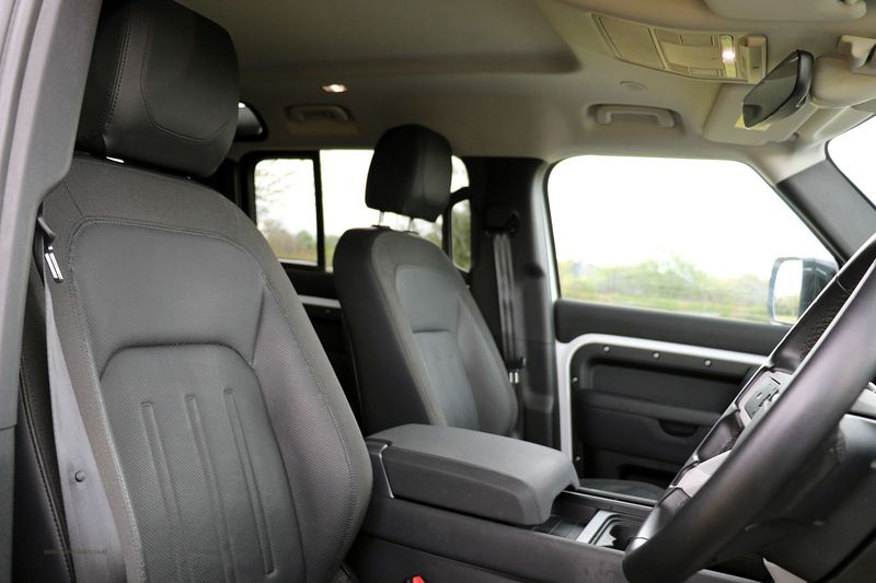 Landrover Defender 110 2.0 SD4 Auto