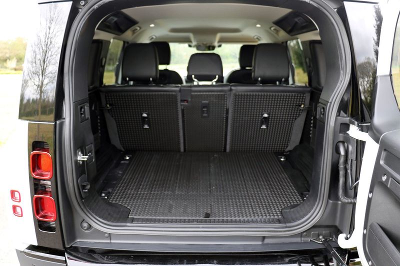 Landrover Defender 110 2.0 SD4 Auto