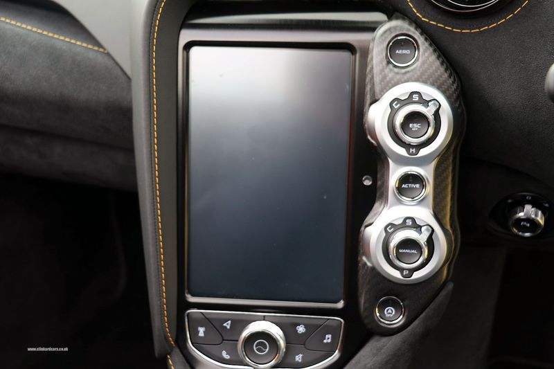 McLaren 720S Performance