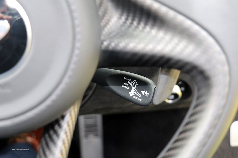 McLaren 720S Performance