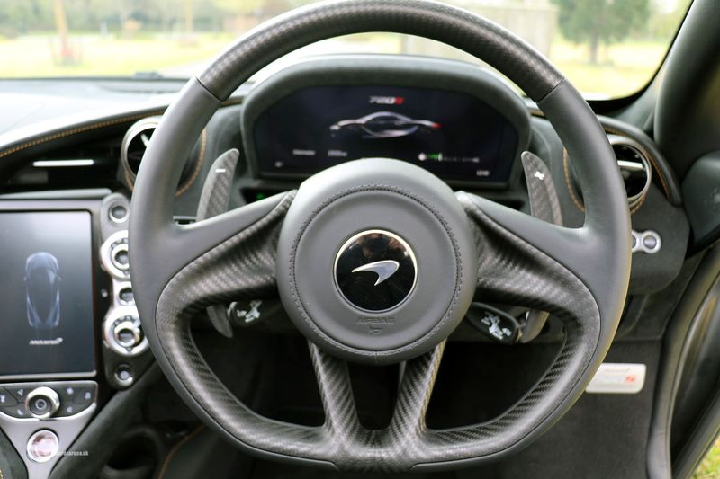 McLaren 720S Performance