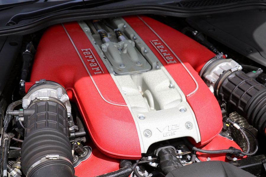 Ferrari 812 Superfast 6.5 V12