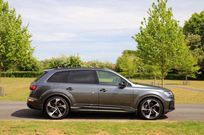 Audi Q7 5.0 TDi S Line Black Edition MHEV Quattro