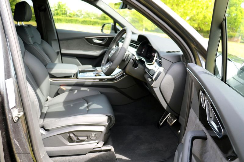 Audi Q7 5.0 TDi S Line Black Edition MHEV Quattro
