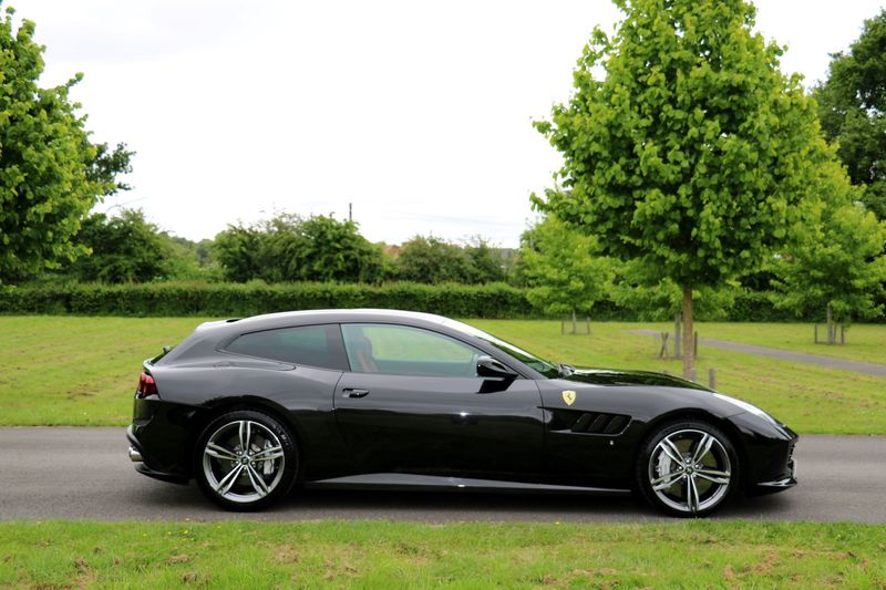 Ferrari GTC4Lusso V12