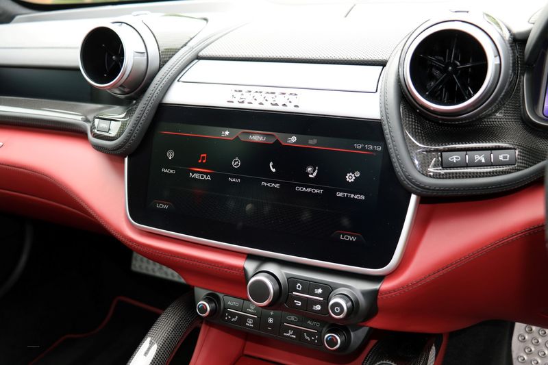 Ferrari GTC4Lusso V12