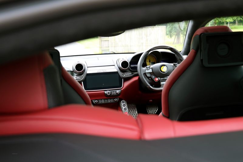 Ferrari GTC4Lusso V12