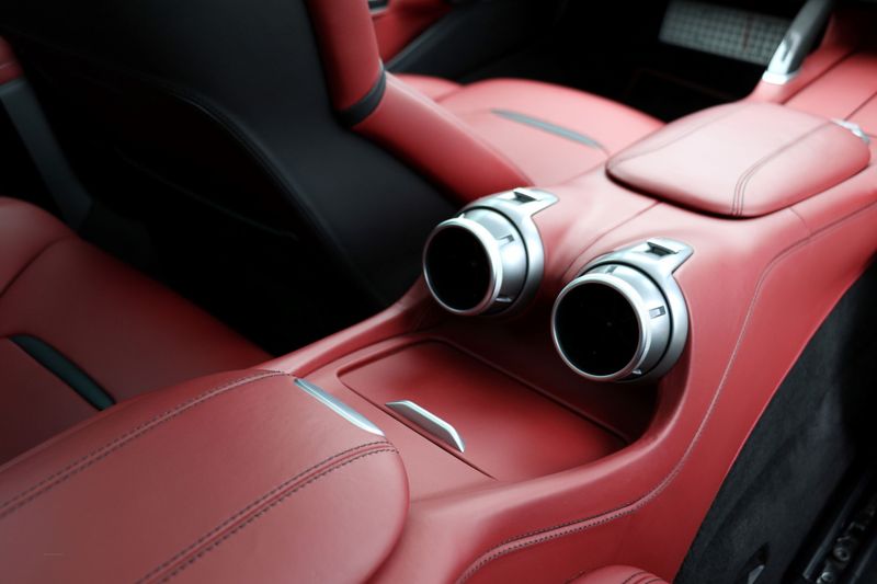 Ferrari GTC4Lusso V12