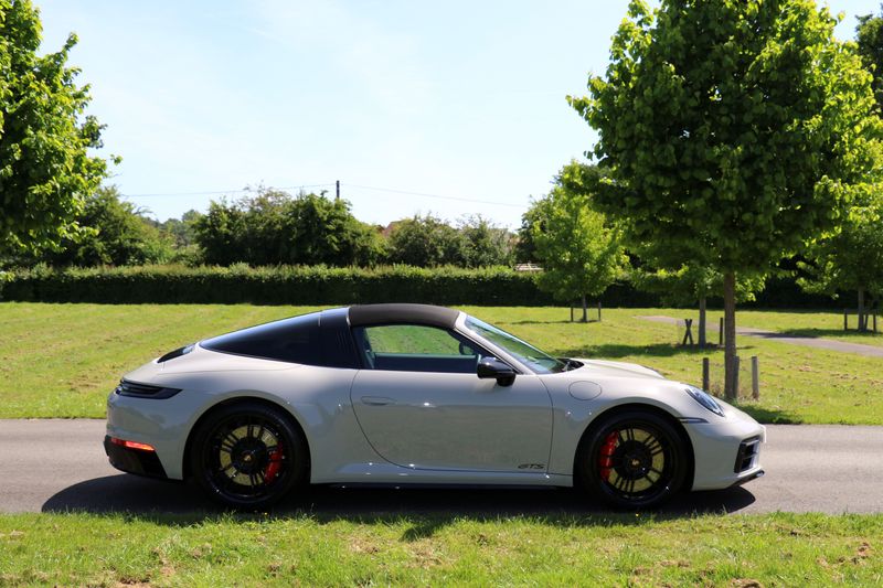 Porsche 992 Targa 4 GTS PDK