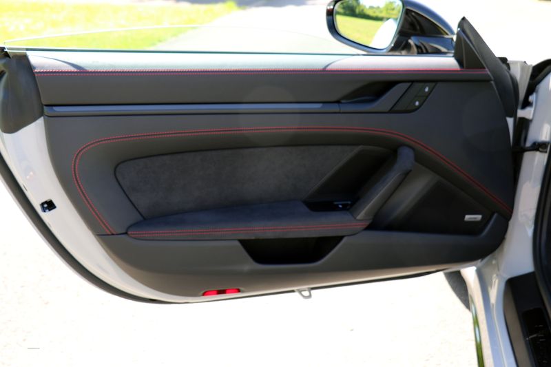 Porsche 992 Targa 4 GTS PDK