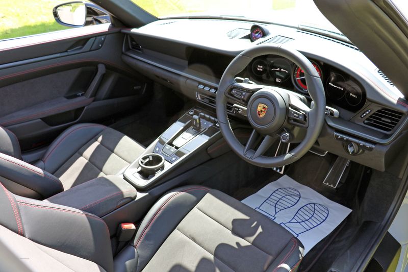 Porsche 992 Targa 4 GTS PDK