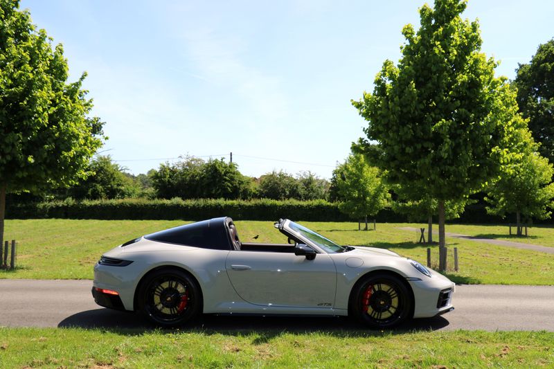 Porsche 992 Targa 4 GTS PDK