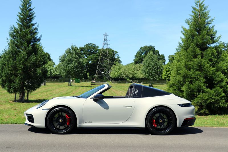 Porsche 992 Targa 4 GTS PDK