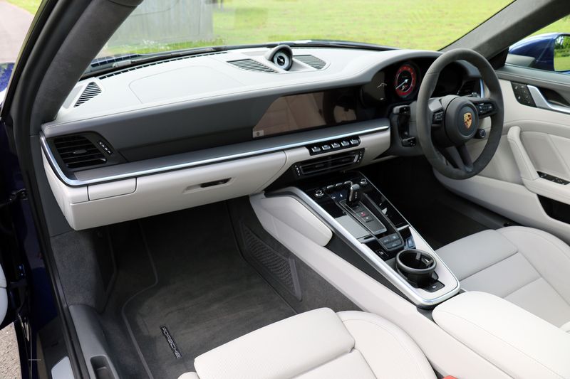 Porsche 992 Turbo Coupe PDK