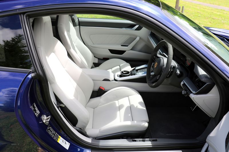 Porsche 992 Turbo Coupe PDK