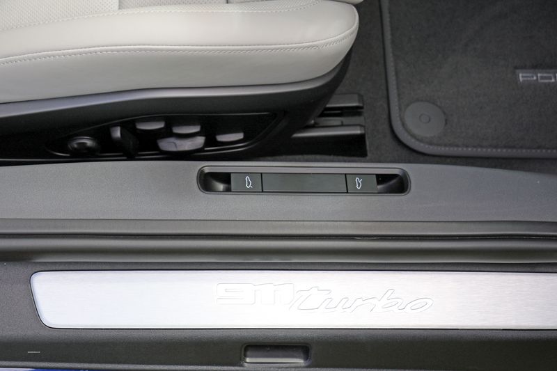 Porsche 992 Turbo Coupe PDK