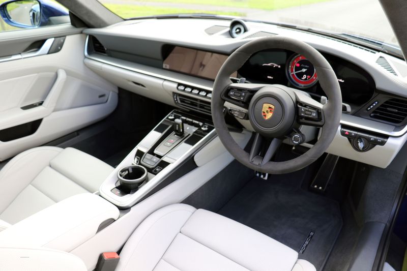 Porsche 992 Turbo Coupe PDK