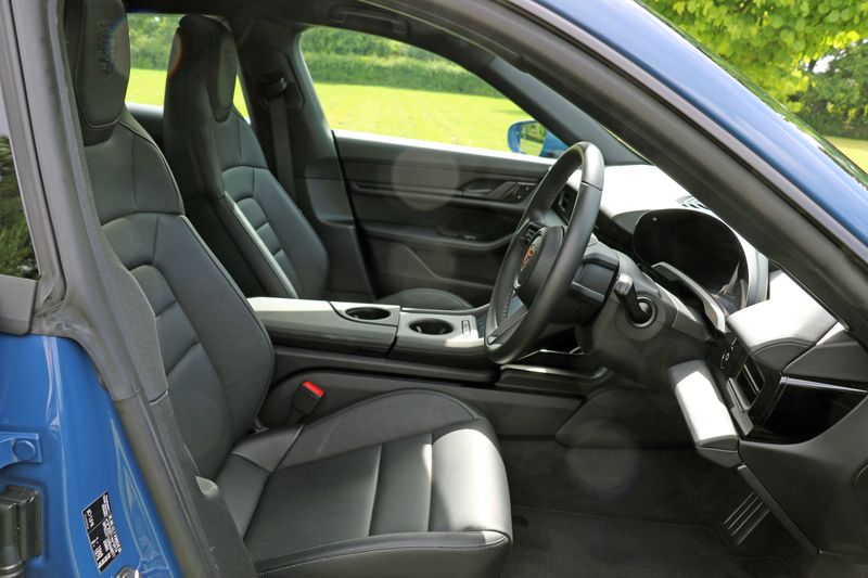 Porsche Taycan 4 Cross Turismo Vat Qualifying