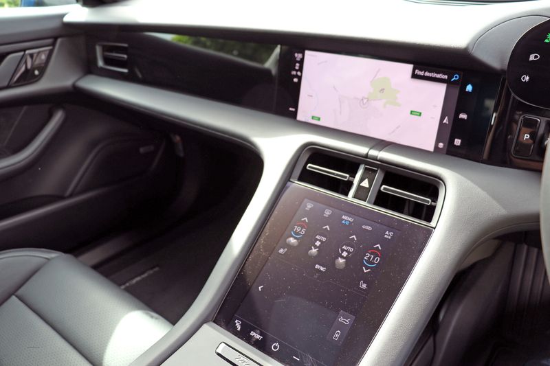 Porsche Taycan 4 Cross Turismo Vat Qualifying