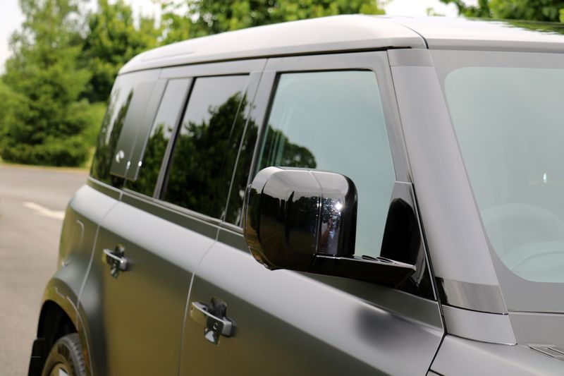 Landrover Defender 110 5.0 V8 Carpathian Edition