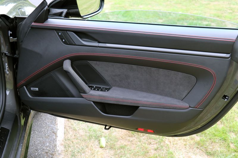 Porsche 992 4 GTS Convertible PDK