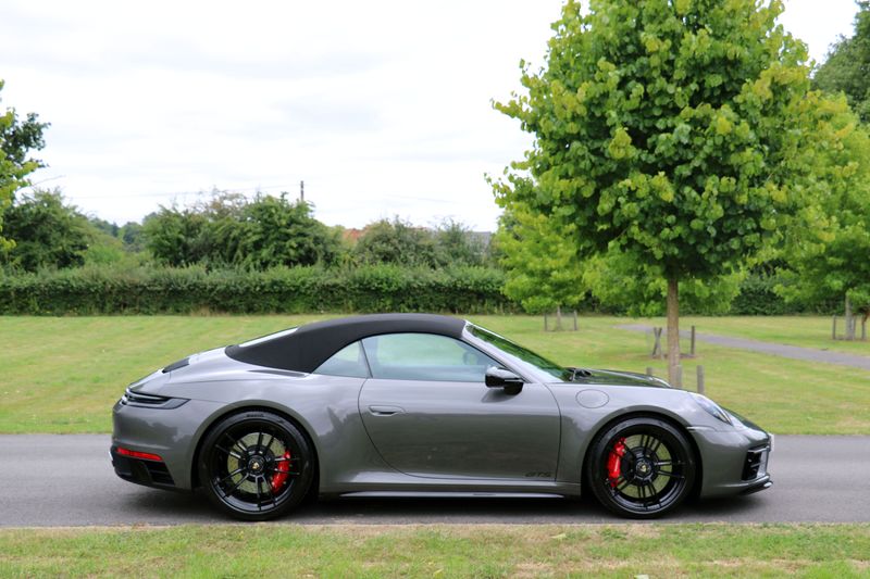 Porsche 992 4 GTS Convertible PDK