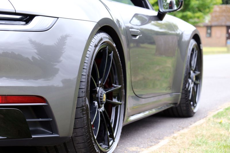 Porsche 992 4 GTS Convertible PDK