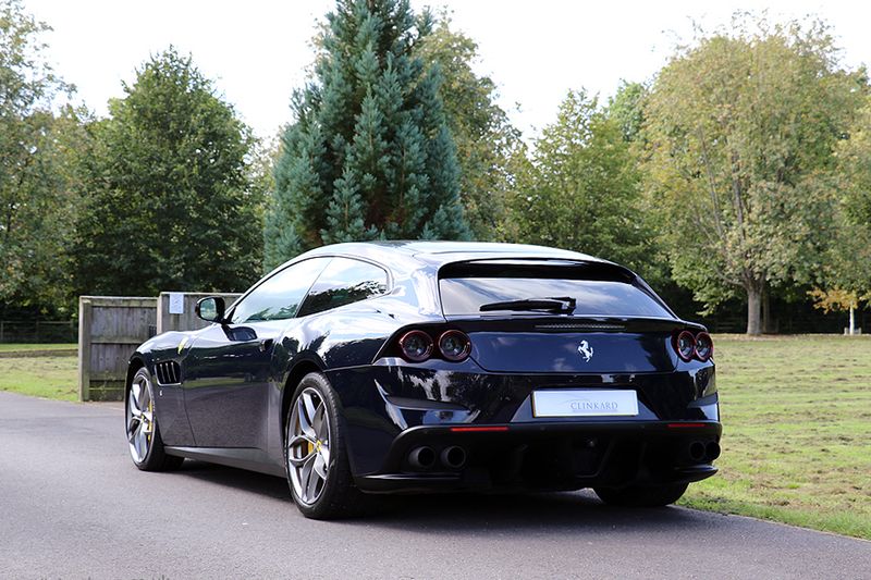 Ferrari GTC4 Lusso V8