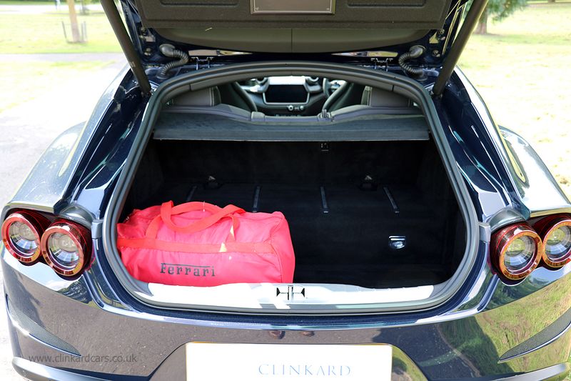 Ferrari GTC4 Lusso V8