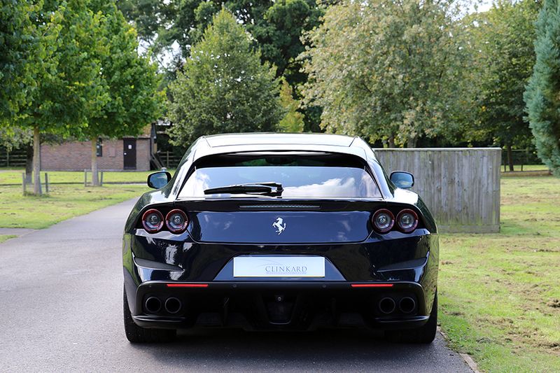 Ferrari GTC4 Lusso V8