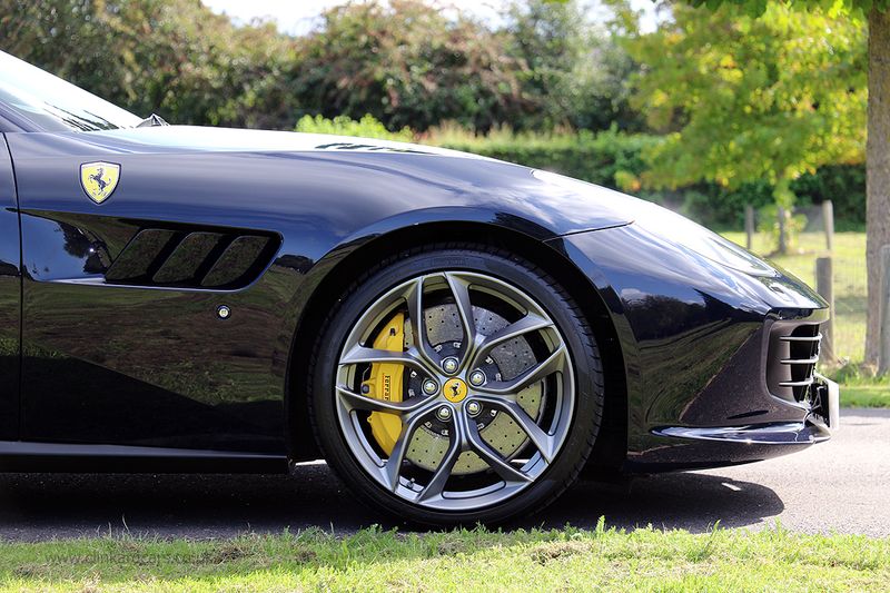 Ferrari GTC4 Lusso V8