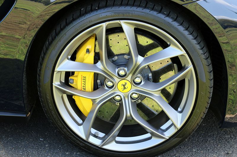 Ferrari GTC4 Lusso V8