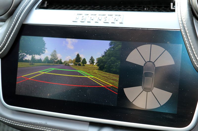 Ferrari GTC4 Lusso V8