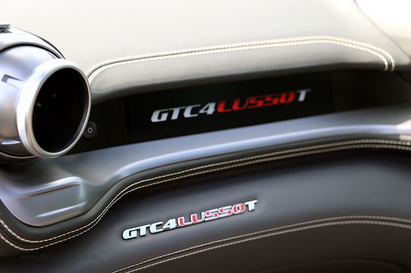 Ferrari GTC4 Lusso V8