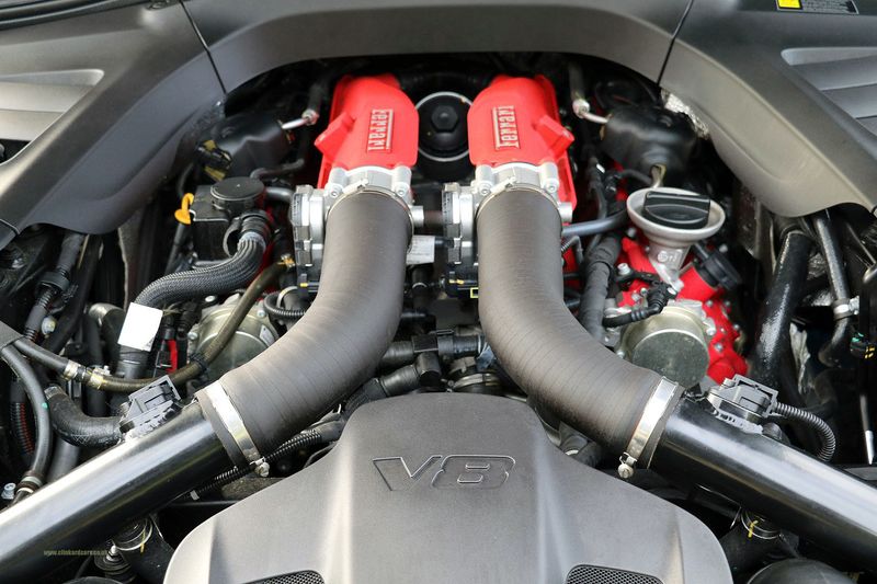 Ferrari GTC4 Lusso V8