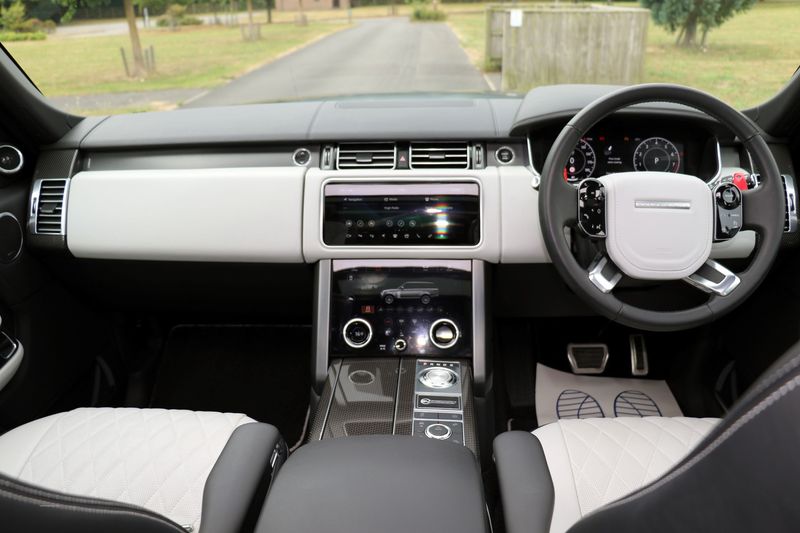 Range Rover SV Autobiography