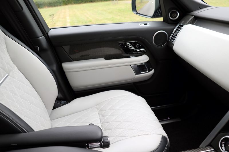 Range Rover SV Autobiography