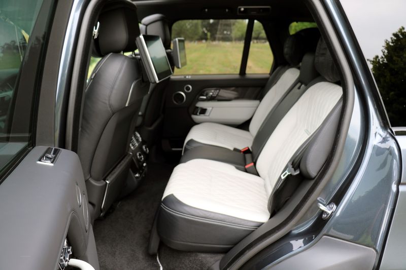 Range Rover SV Autobiography