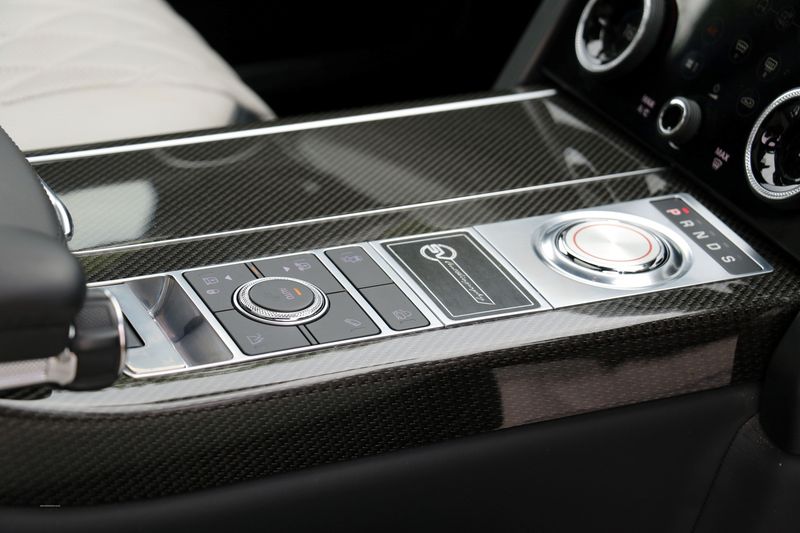 Range Rover SV Autobiography