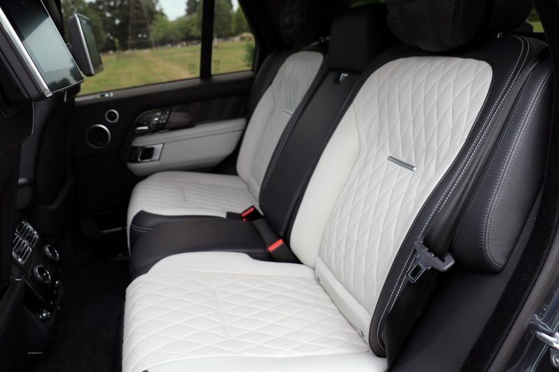 Range Rover SV Autobiography