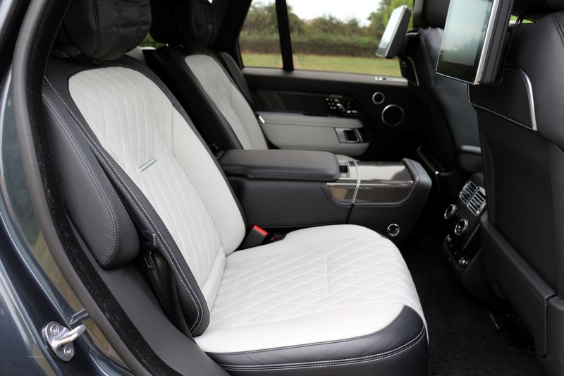 Range Rover SV Autobiography