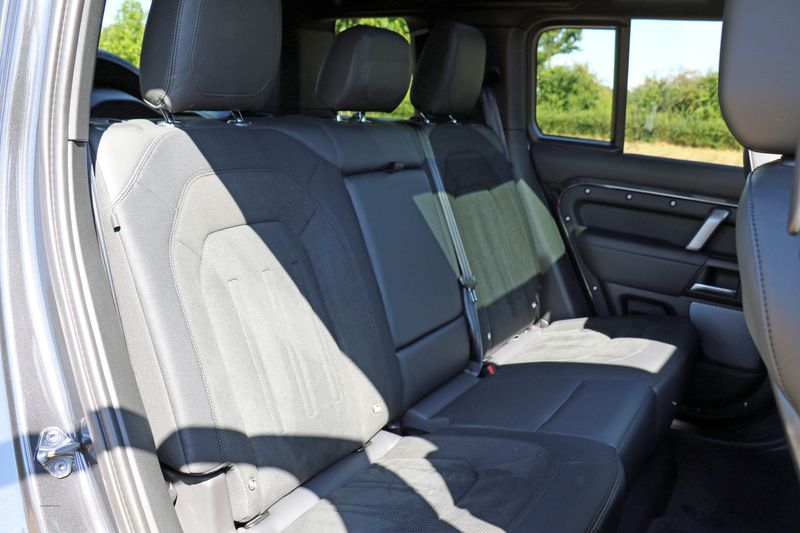 Landrover Defender 110 5.0 V8 Carpathian Edition with Urban Styling