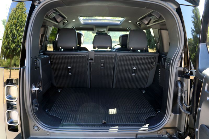 Landrover Defender 110 5.0 V8 Carpathian Edition with Urban Styling