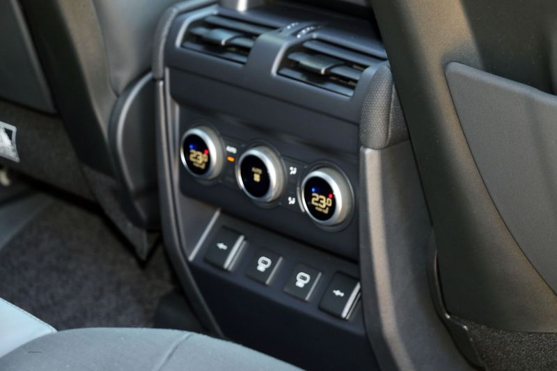 Landrover Defender 110 5.0 V8 Carpathian Edition with Urban Styling